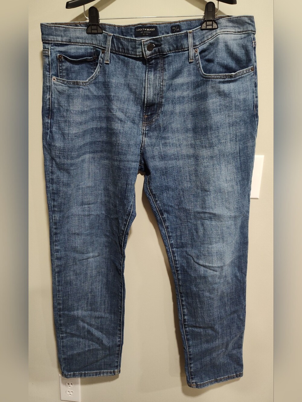 Lucky Brand Men's 223 Straight Blue Jeans 42x32, Medium Wash, Comfort Stretch